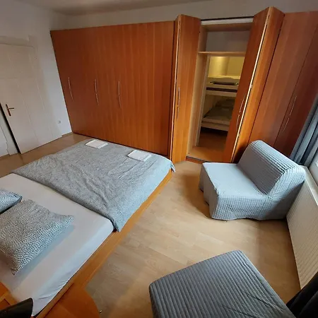 R24 - Rose House Habitación en casa particular Liubliana